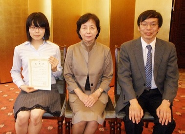 ?	(From left) Ms. Ono, President Hanyu, Mr. Kawamura